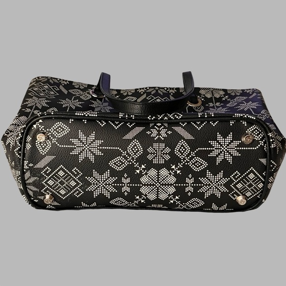 VINTAGE RARE Pineda Covalin Tote
Floral White Snowflakes Print - Picture 3 of 16